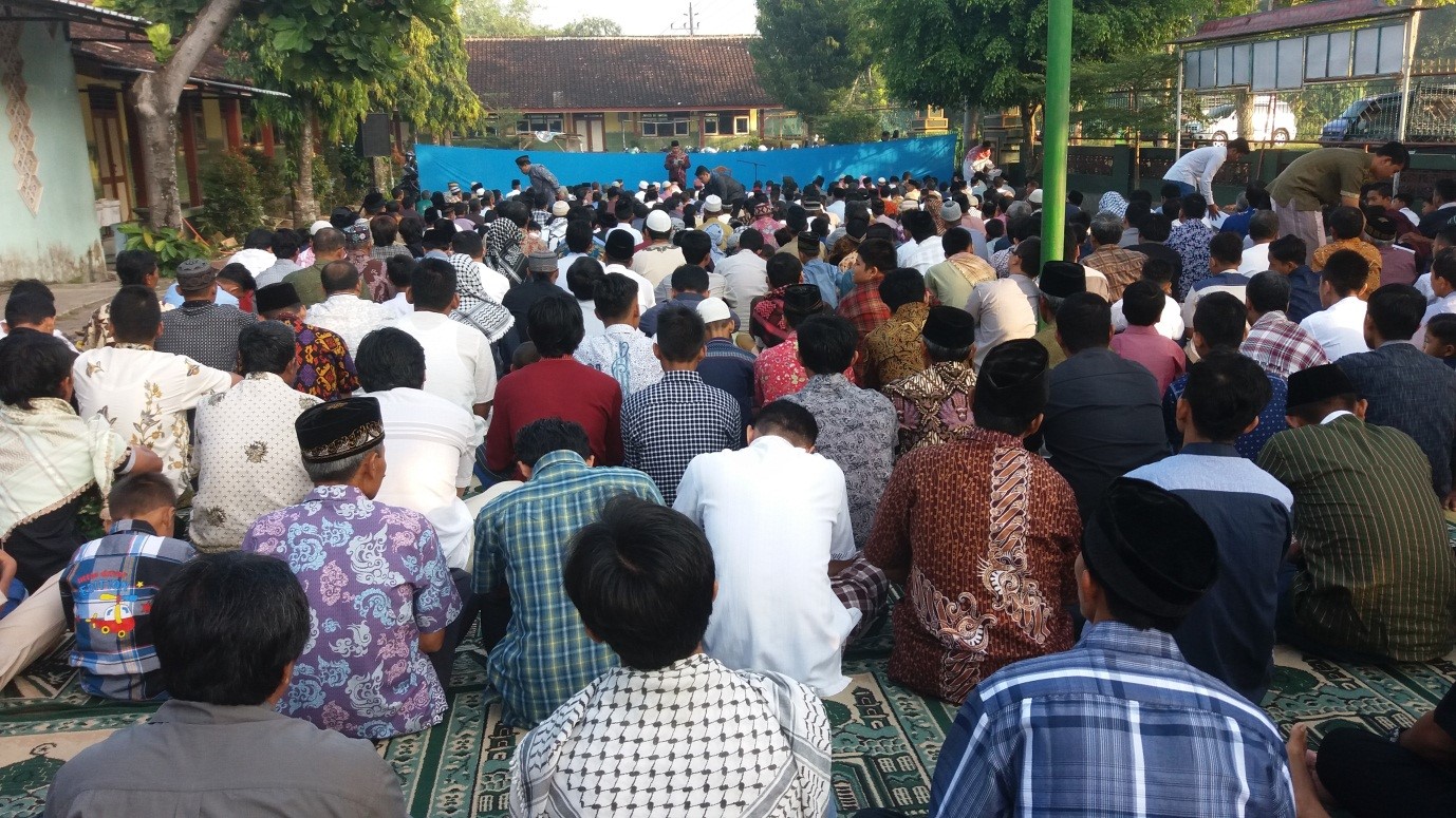 Suasana warga LDII solat Idul Fitri