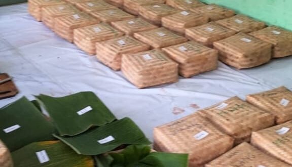 Majelis Taklim Abdur Rasyid Gedong Kuning Gunakan Besek untuk Tebar Qurban