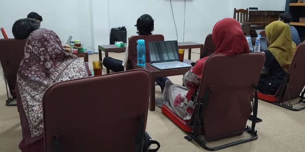 Biro KIM LDII DIY Menghadiri Rakorbid KIM secara daring di studio mini Grha Cendekia