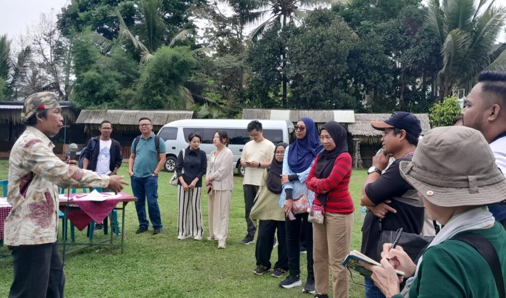 Rombongan Universiti Putra Malaysia (UPM) mengunjungi Kampung ProKlim di Sangurejo, Sleman