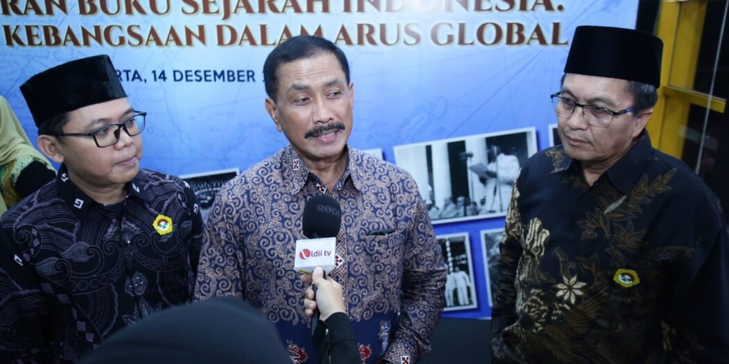 Ketua DPP LDII sekaligus Guru Besar Ilmu Sejarah Universitas Diponegoro, Singgih Tri Sulistiyono ditunjuk Fadli Zon sebagai Penasihat Menteri Bidang Pelestarian Sejarah dan Pengembangan Budaya Kemaritiman. Foto LINES