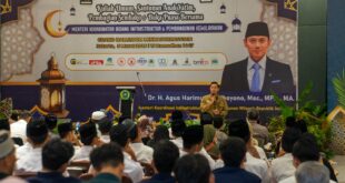 AHY memberikan kuliah umum dalam kegiatan Kuliah Umum, Santunan Anak Yatim, Pembagian Sembako dan Buka Bersama di Pondok Pesantren Minhajurrosyidin Jakarta