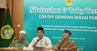 Atus Syahbudin saat memberikan sambutan Silaturahim Ramadhan dan Buka Bersama LDII DIY dengan Insan Pers