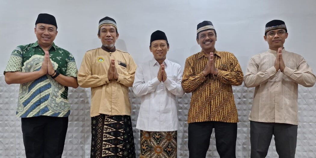 Foto bersama LDII DIY saat bersilaturahim dengan Gus Hilmy di Ponpes Al Munawwir Krapyak Yogyakarta