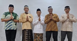 Foto bersama LDII DIY saat bersilaturahim dengan Gus Hilmy di Ponpes Al Munawwir Krapyak Yogyakarta